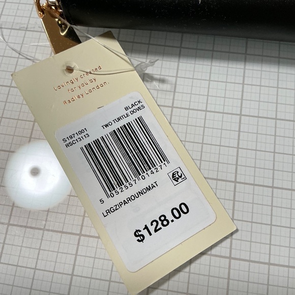 Radley London black dove zippy wallet - Picture 6 of 6